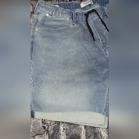 Mens Jack & Jones reg fit jjrick jjdash elast shorts denim light wash - Picture 2 of 14